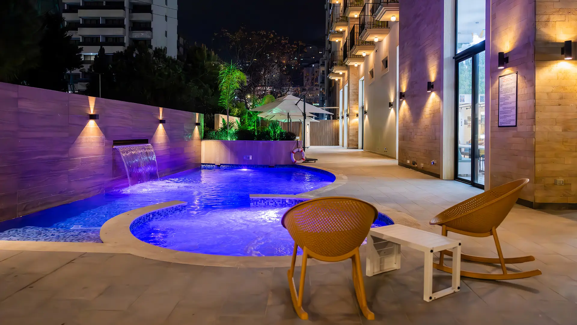 Le Grove Hotel pool image